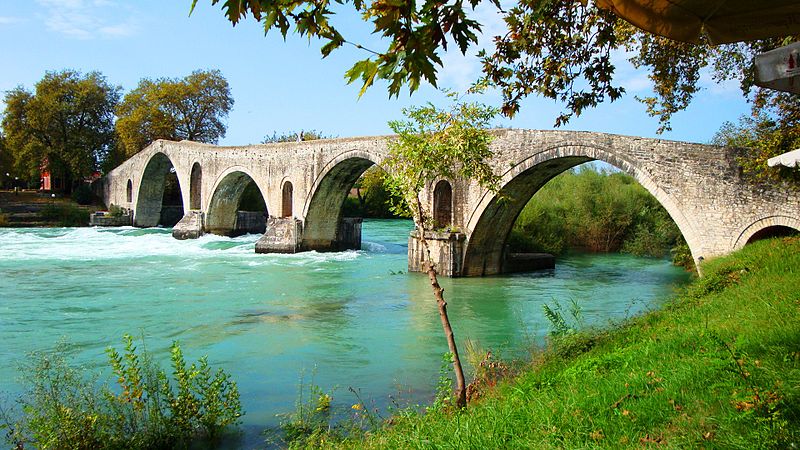 The historic Bridge of Arta